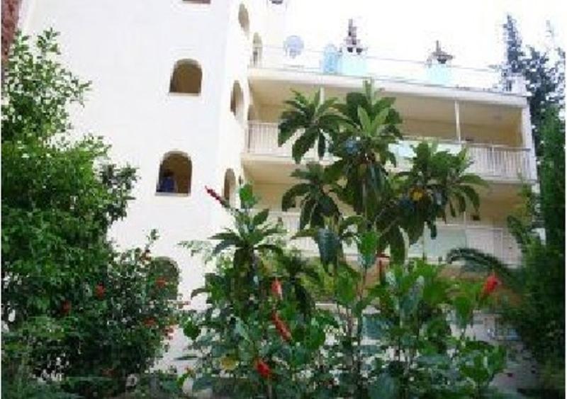 Barbaros Apart Hotel Turunç Bagian luar foto