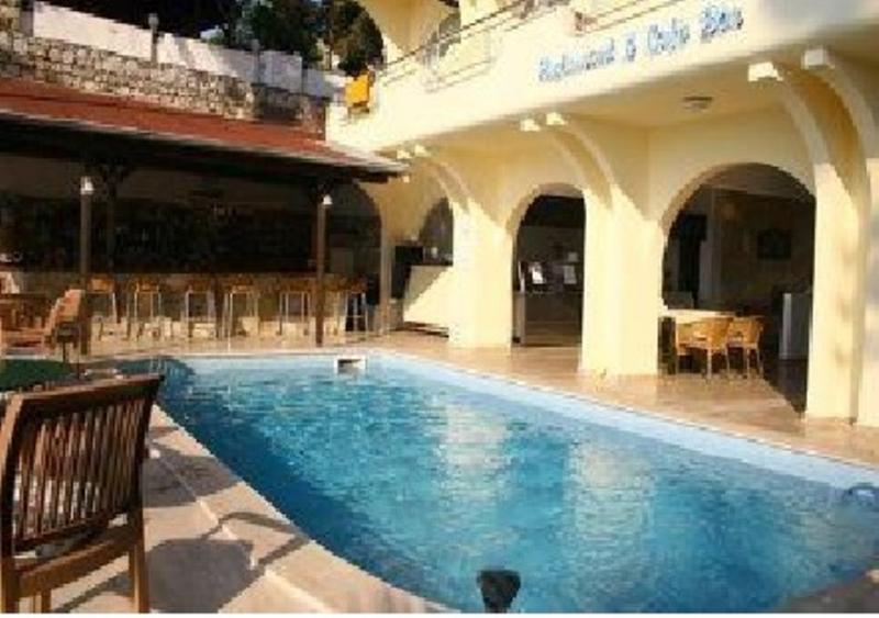 Barbaros Apart Hotel Turunç Bagian luar foto