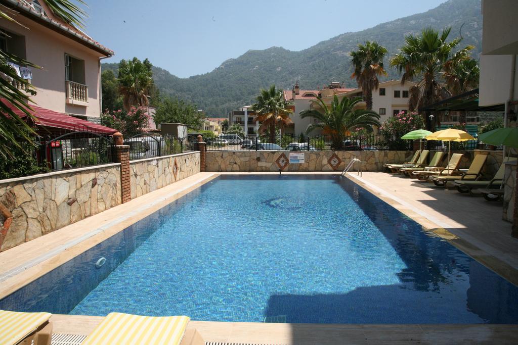 Barbaros Apart Hotel Turunç Bagian luar foto