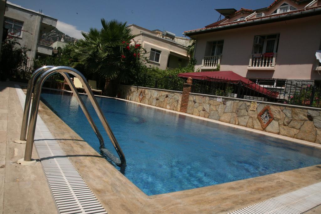 Barbaros Apart Hotel Turunç Bagian luar foto